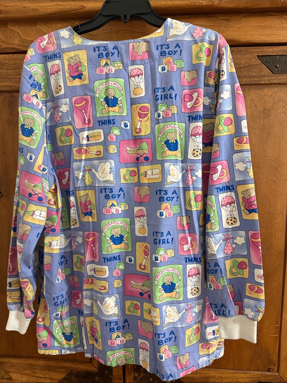 3 scrubs 4 nursery 1 short sleeve 2 long sleeve Similar sizes XL all for one - Picture 10 of 11